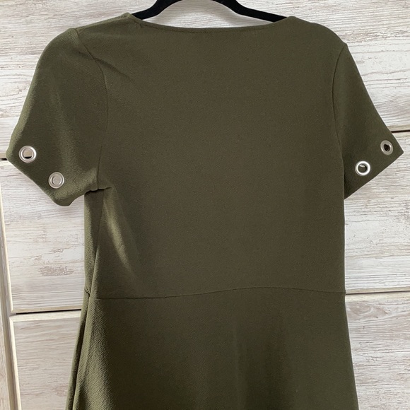 🛍 Excellent condition dress - Picture 4 of 5